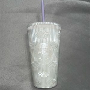 white Starbucks cup